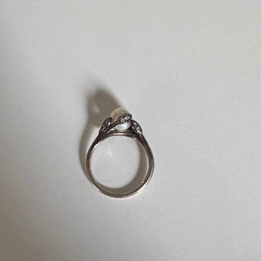 Sterling Silver Pearl Ring - Picture 2 of 4